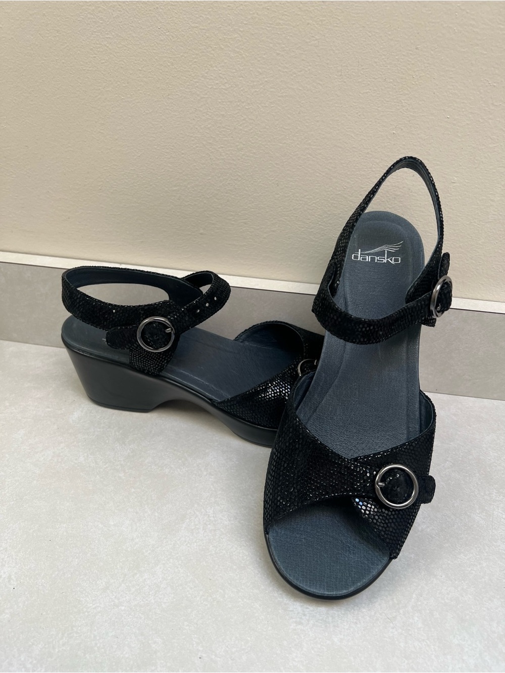 Dansko Dillon June Black Lizard Style Leather Slingback Open-Toe Sandals Sz 41